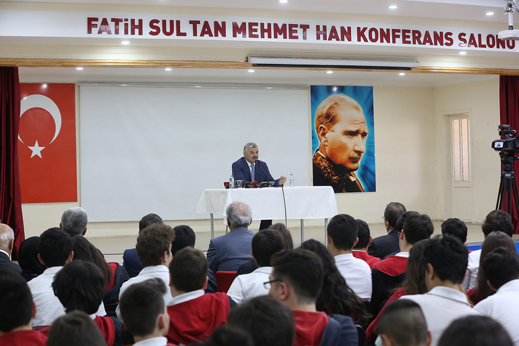 Başkan Çelik Öğrencilerle Buluştu