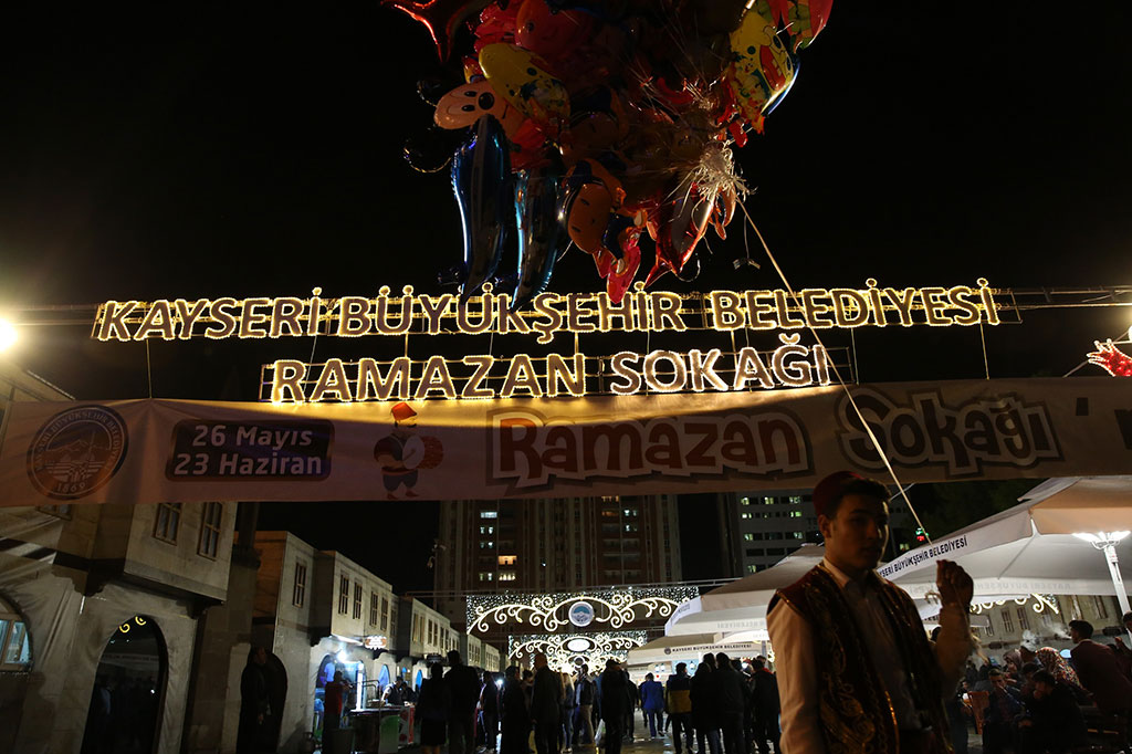 Ramazan Sokağı'na İlgi Büyük