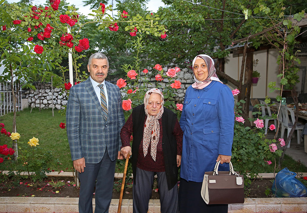 Yaşlılarımız Yalnız Değil
