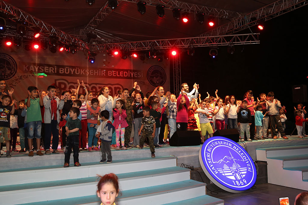 Ramazan Sokağı İlahilerle Kapandı