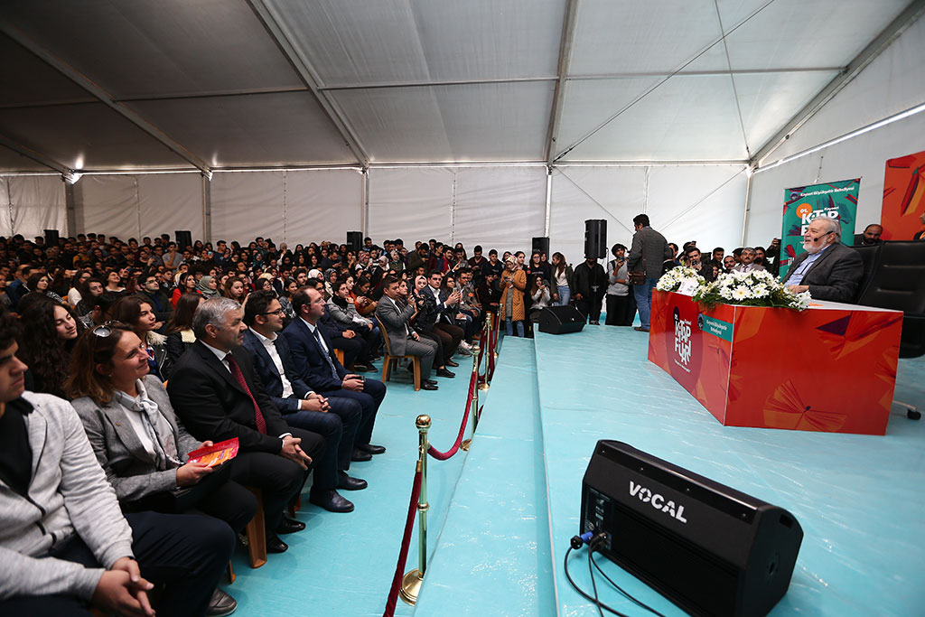 İlber Ortaylı da Kitap Fuarı'nda 