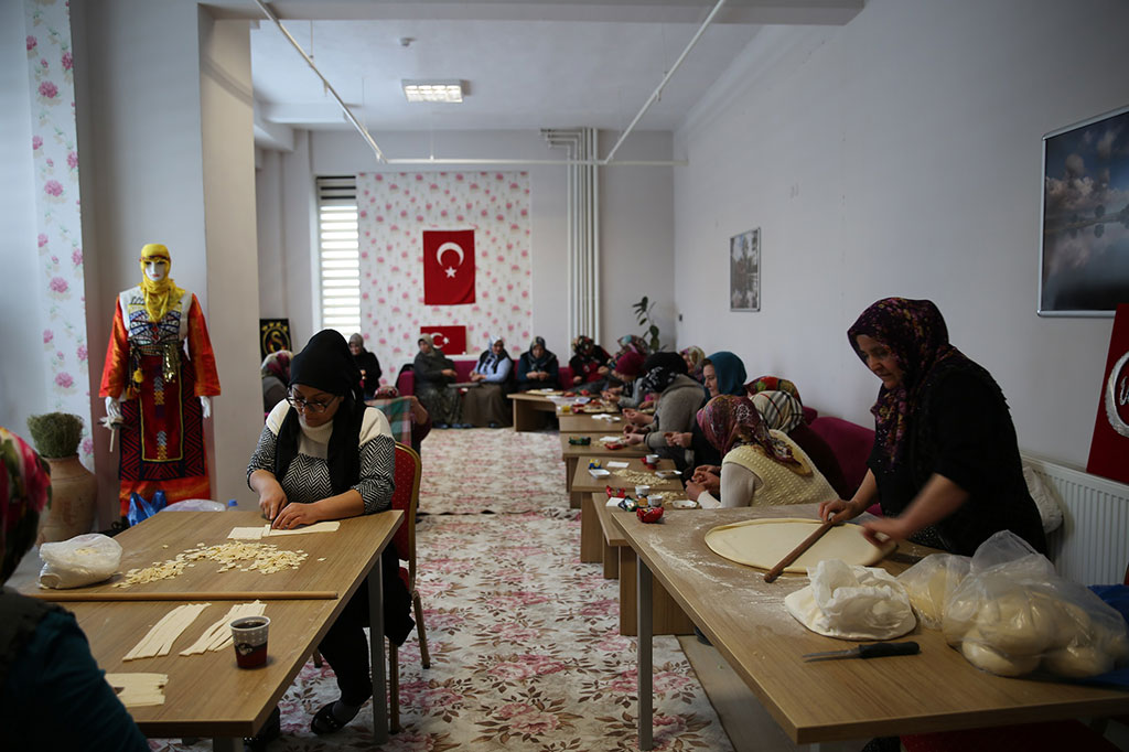 Akkışlalı Analardan Kahraman Askerlere Mantı