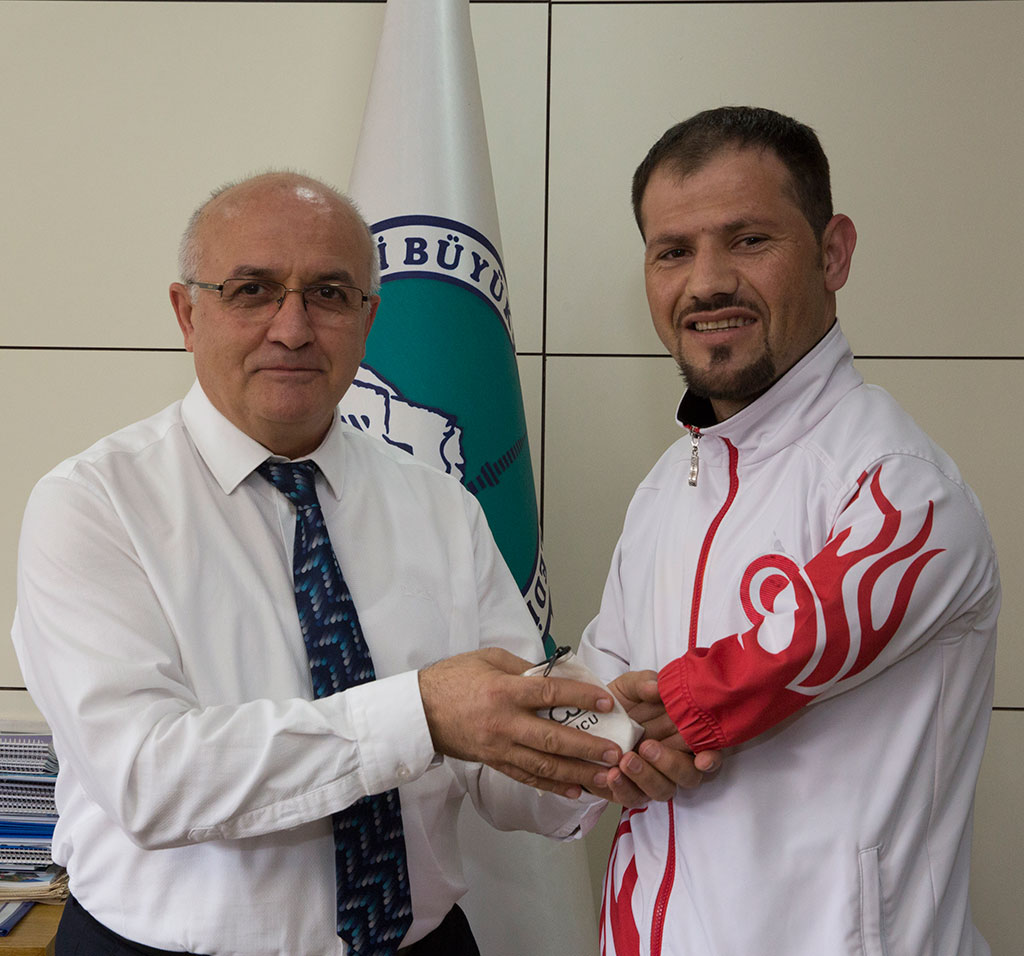 Büyükşehir'den Başarıya Ödül