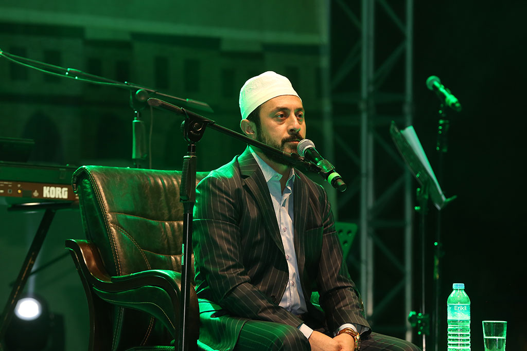 Kuran ve İlahi Gecesi