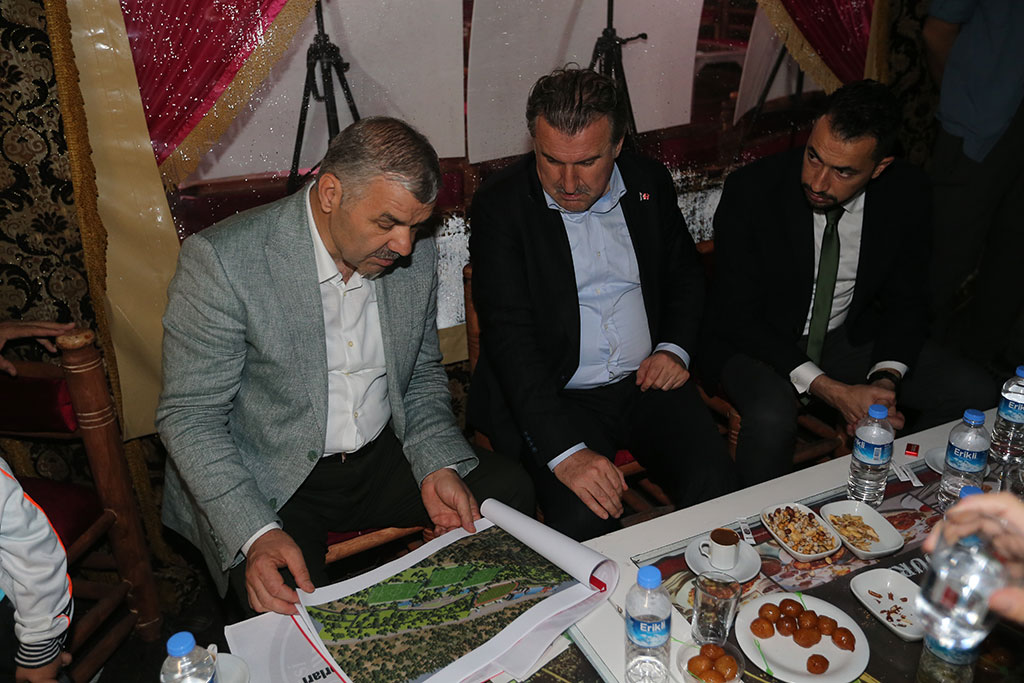 İki Bakan Ramazan Sokağı'nda 
