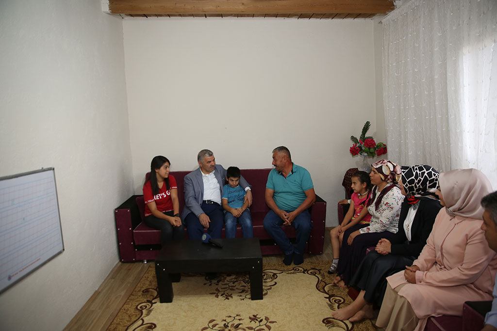 Gönüllere Giren Hizmet 