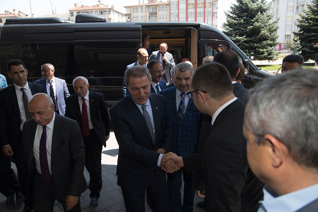 Milli Savunma Bakanı Akar Büyükşehir'de