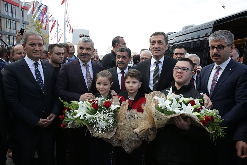 Yeni Sahabiye'ye Modern Okul