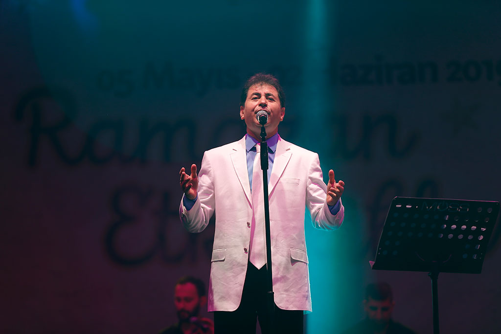İlahiler Yükseldi