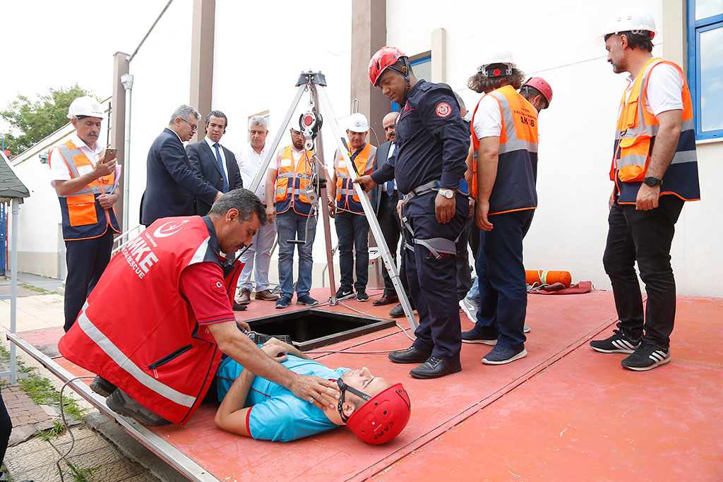 İtfaiye'den Tatbikatlı Eğitim
