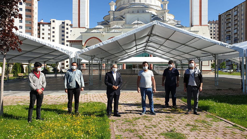 Başkan Büyükkılıç Cuma Namazı Öncesi Alınan Tedbirleri İnceledi