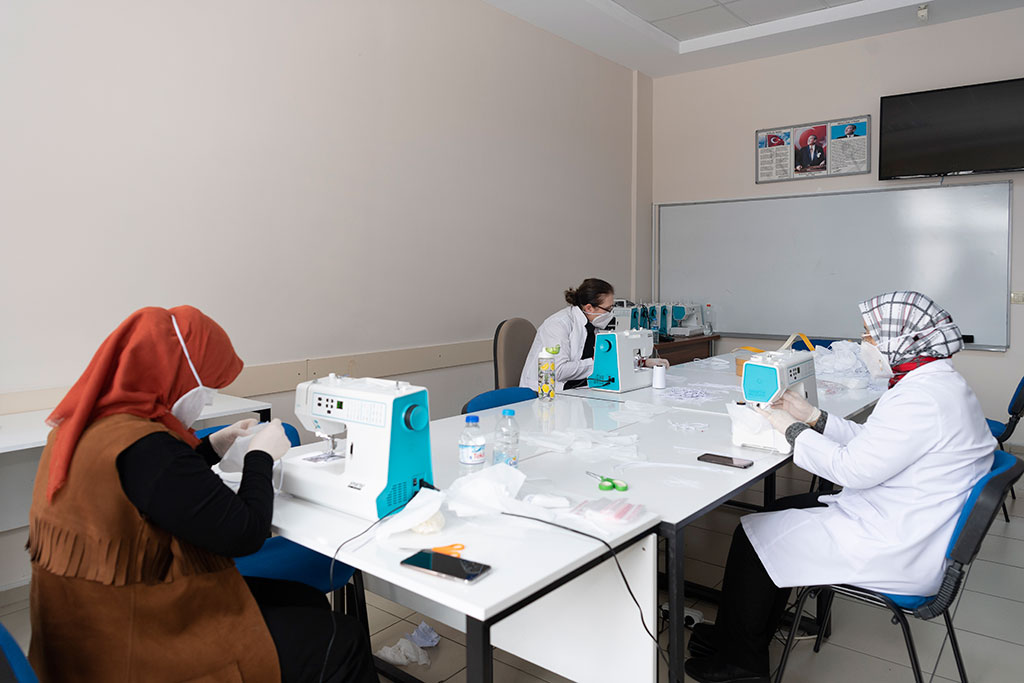Büyükşehir'in Maske Üretimi 400 Bini Aştı