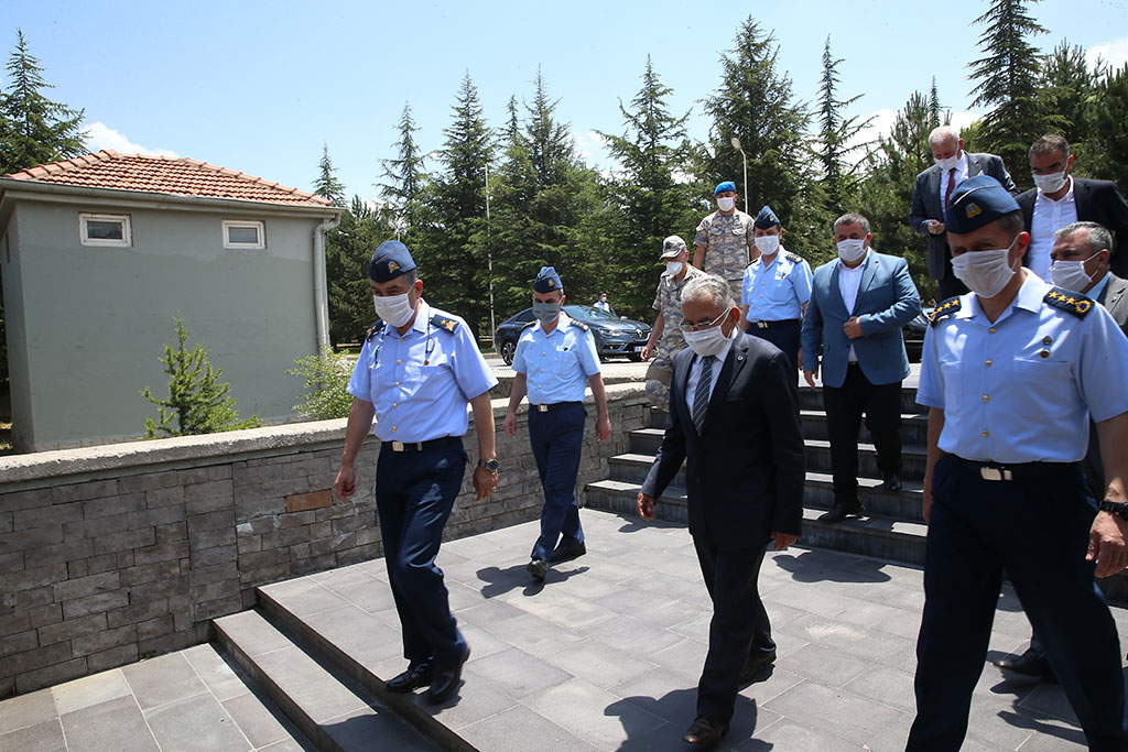 Başkan Büyükkılıç Asker Karavanasında 