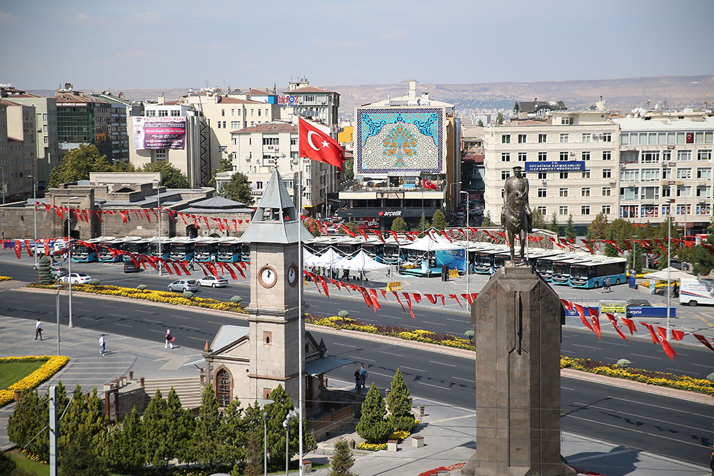 Kayseri Büyükşehir'den 24 Yeni Otobüs
