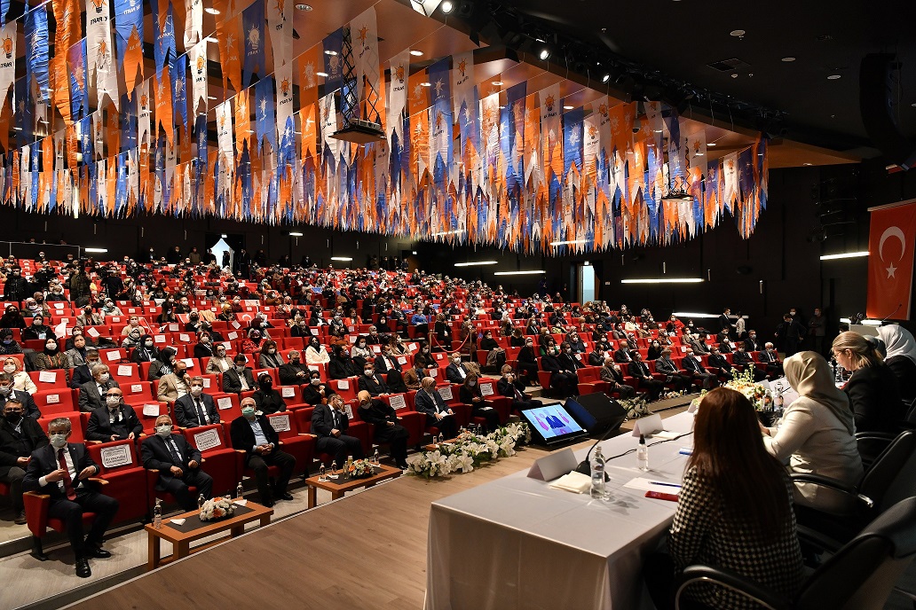 Başkan Büyükkılıç, AK Parti Kadın Kolları Kongresi’ne Katıldı