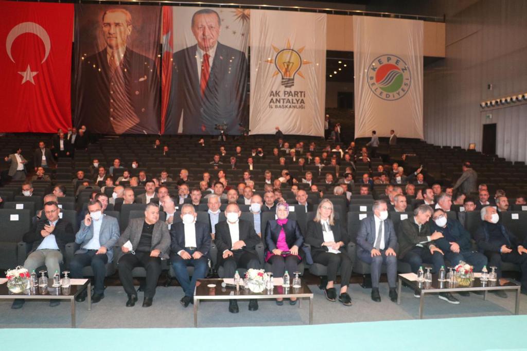 Başkan Büyükkılıç Antalya’daki Bölge Toplantısında Tecrübelerini Aktardı