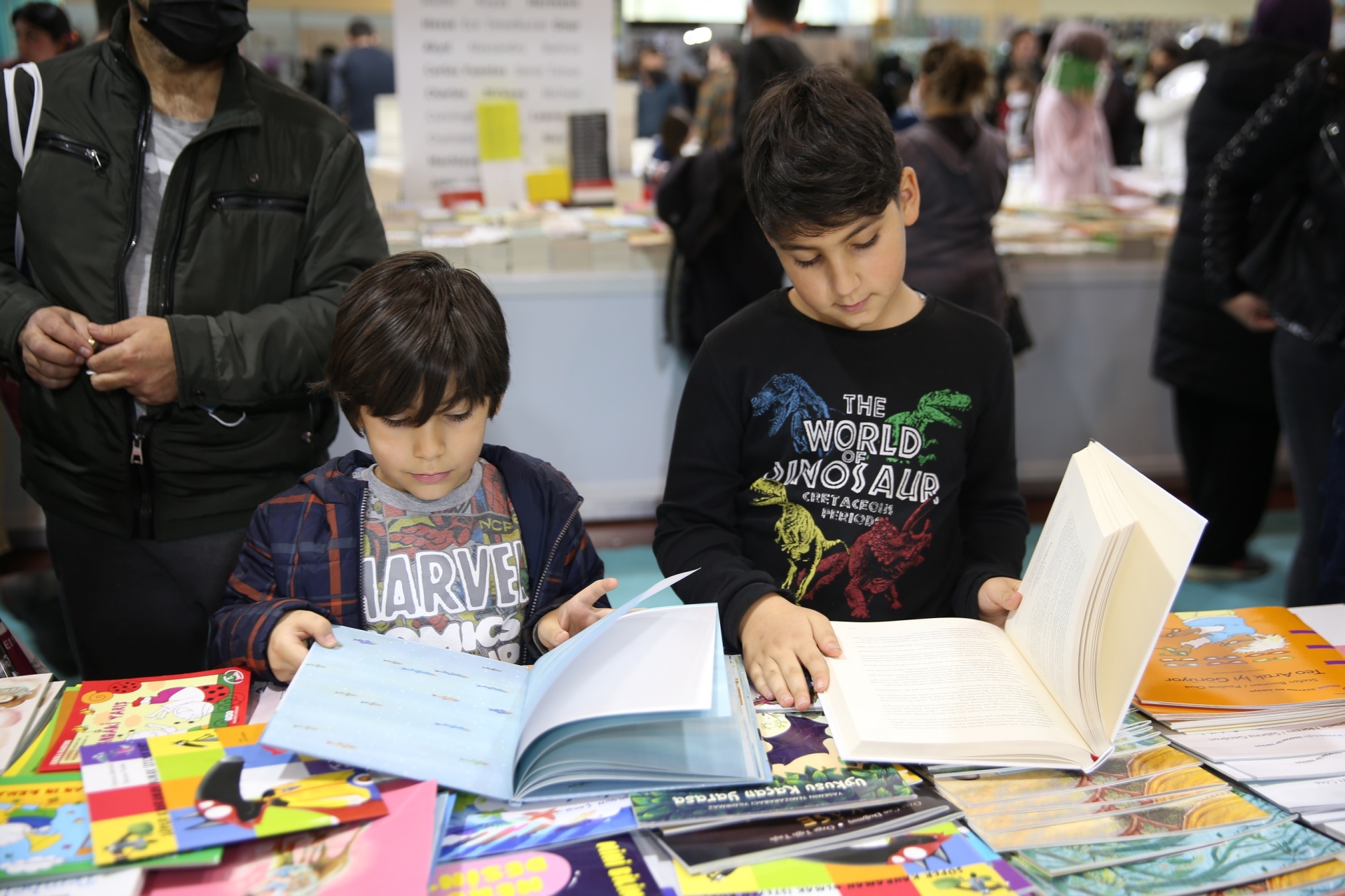 4. Kayseri Kitap Fuarı, Minik Ziyaretçileri İle Dolup Taşıyor
