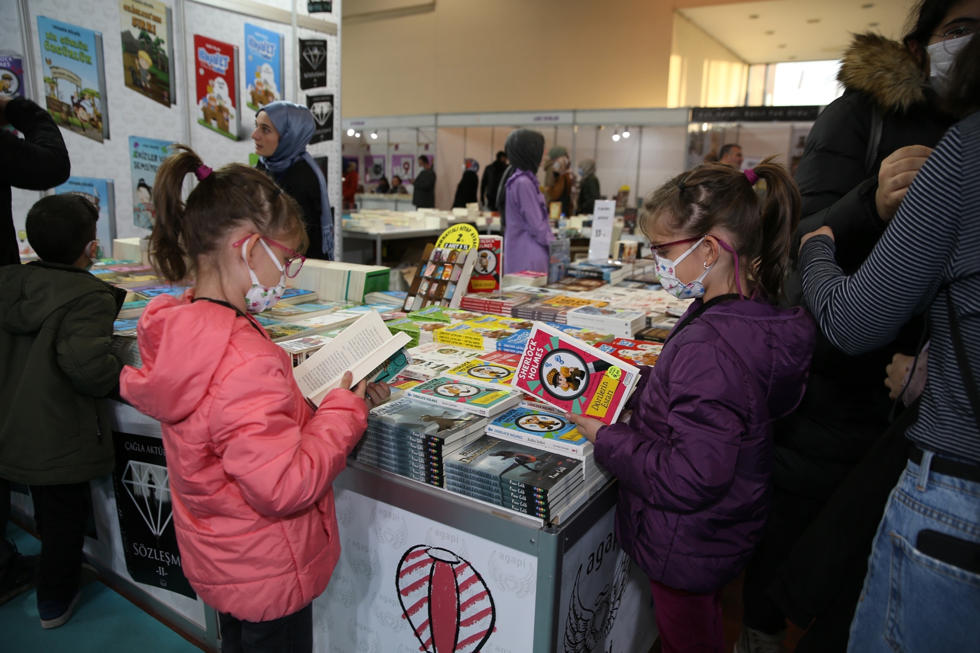 4. Kayseri Kitap Fuarı, Minik Ziyaretçileri İle Dolup Taşıyor