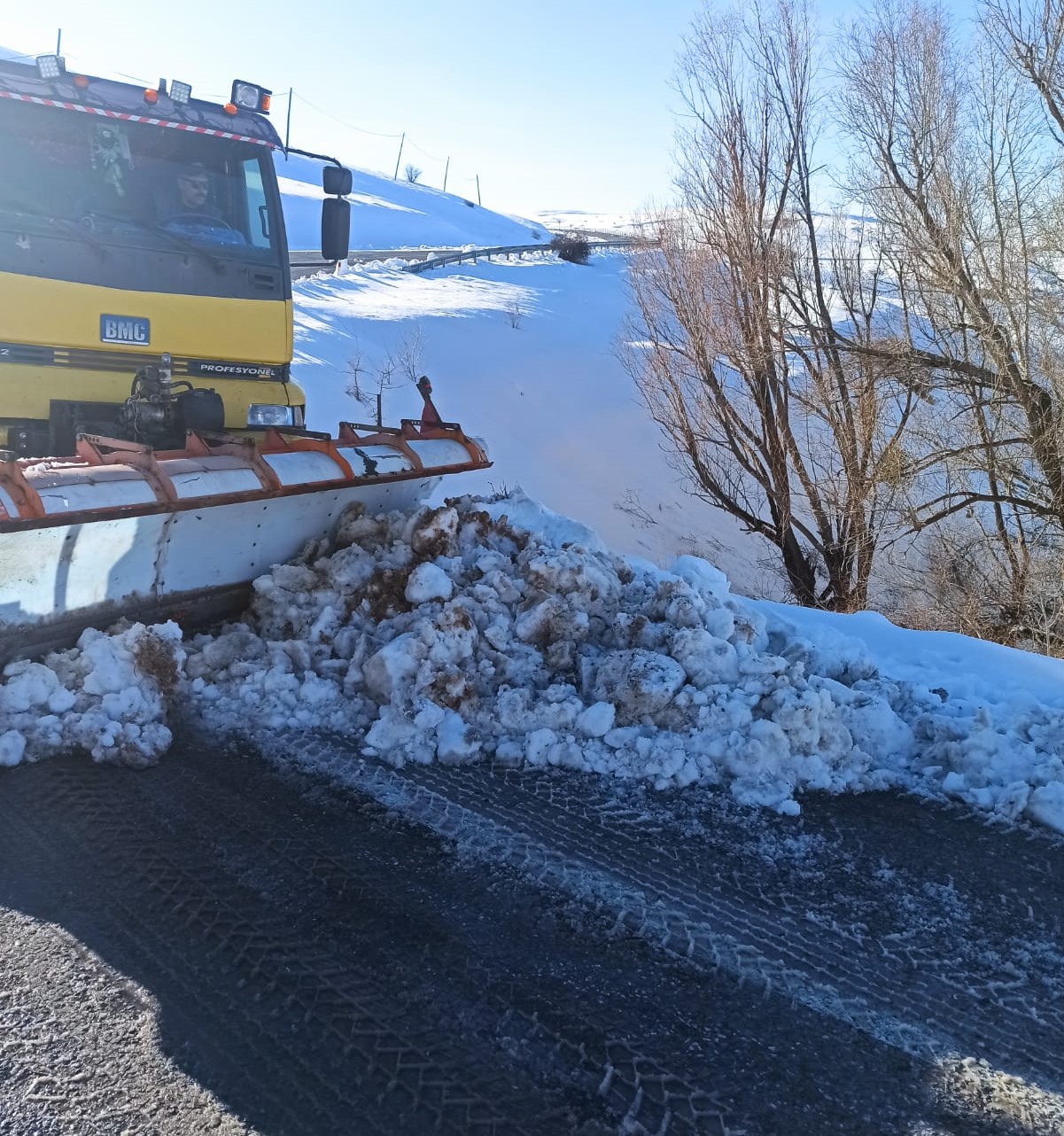 Büyükşehir Ekipleri,13 Mahalle Yolunu Açtı