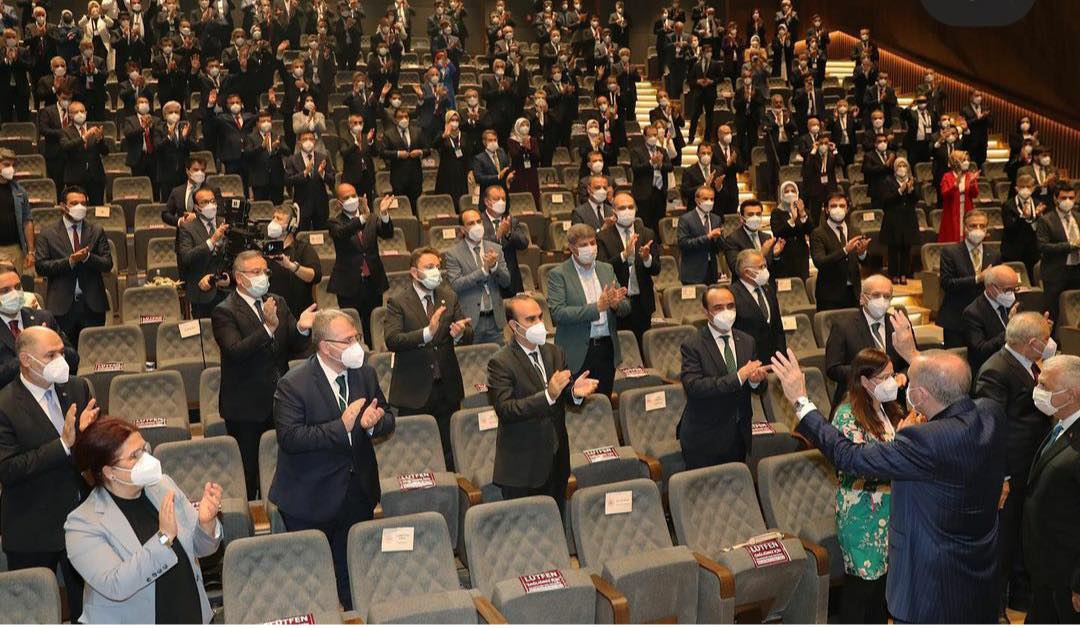Başkan Büyükkılıç, Demokrasi ve Özgürlükler Adası'nda Toplantıya Katıldı