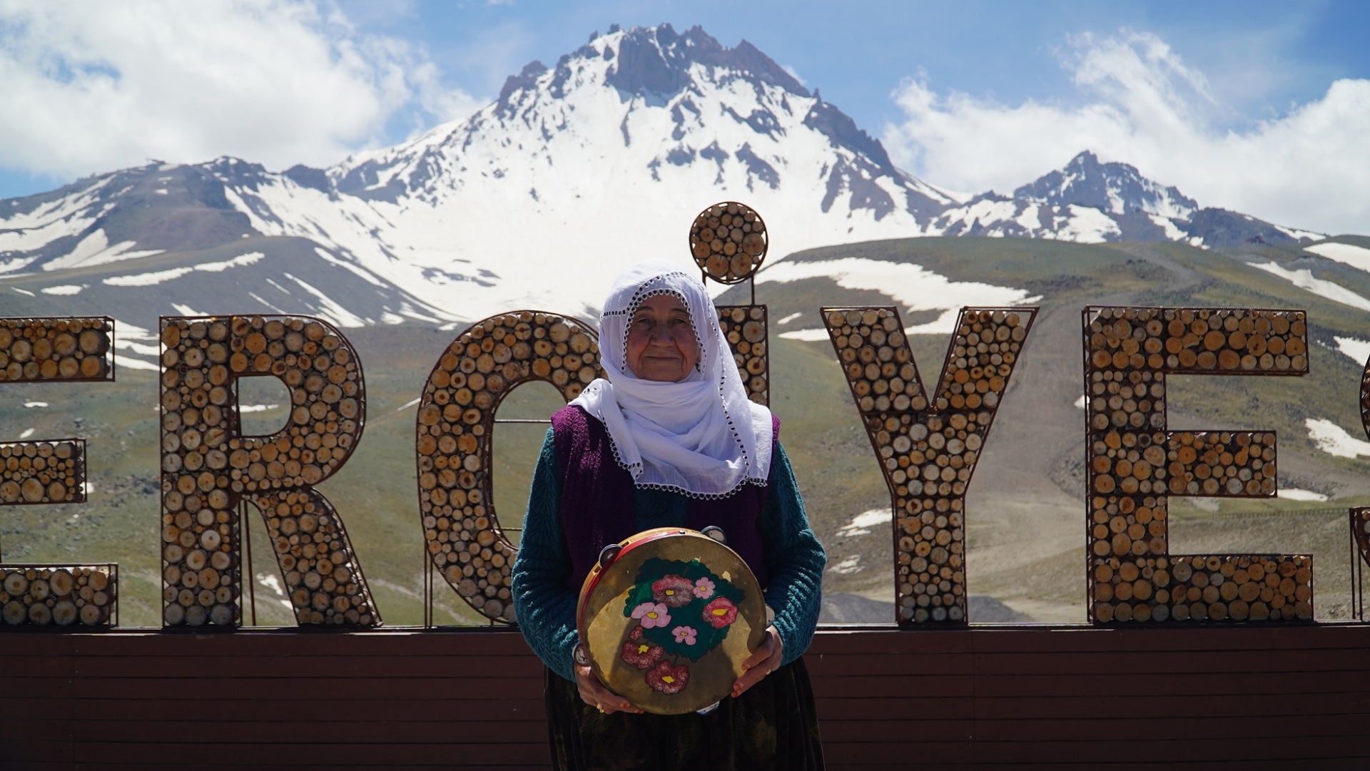 Başkan Davet Etti, 75 Yıllık Ömründe İlk Kez Erciyes’e Çıktı