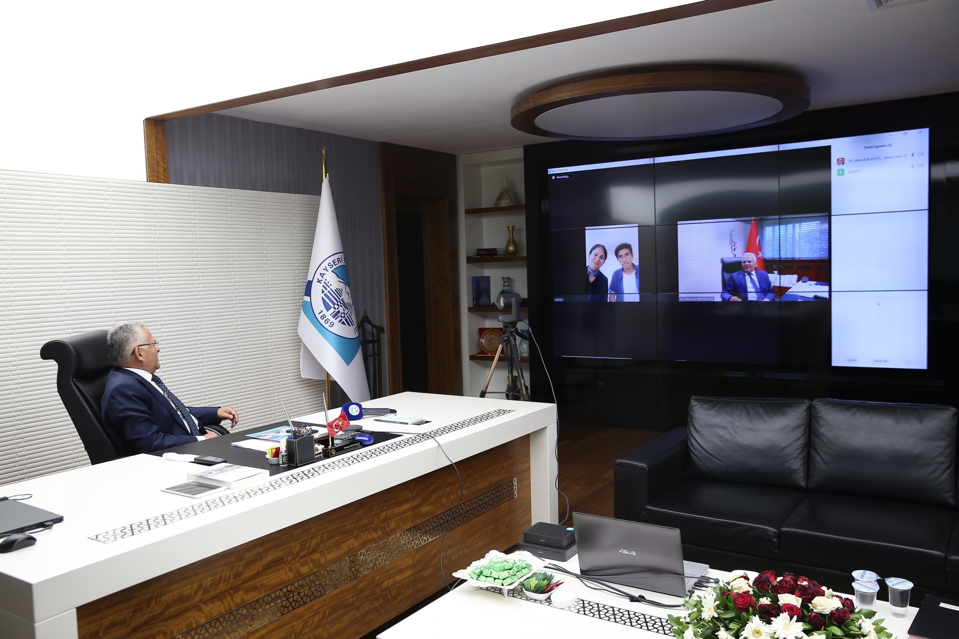 Başkan Büyükkılıç Başarıyı Ödüllendirdi