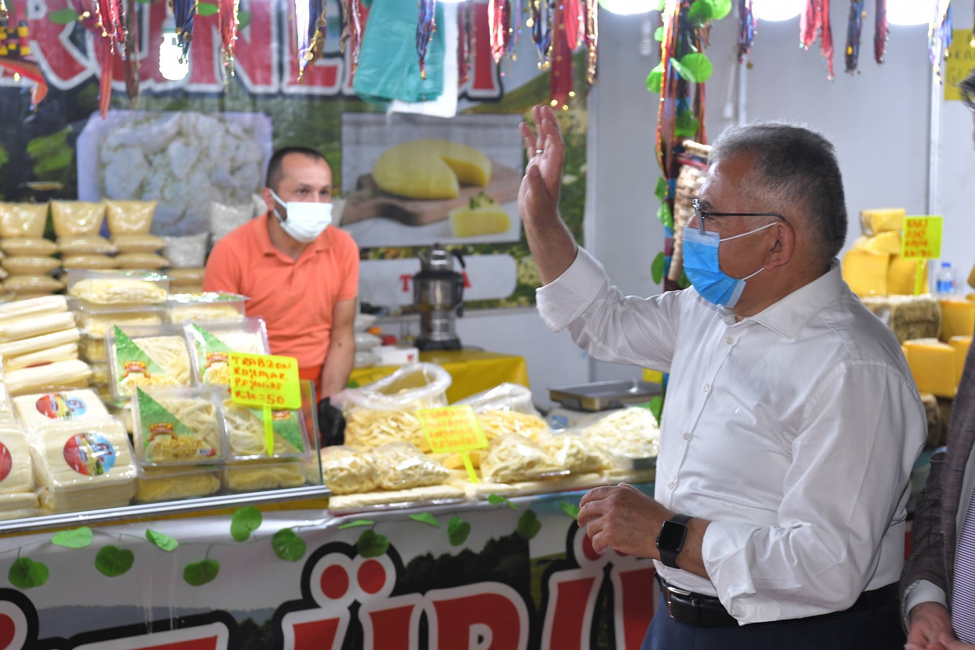 Büyükkılıç, Yöresel Ürünler Fuarı’nı Ziyaret Etti