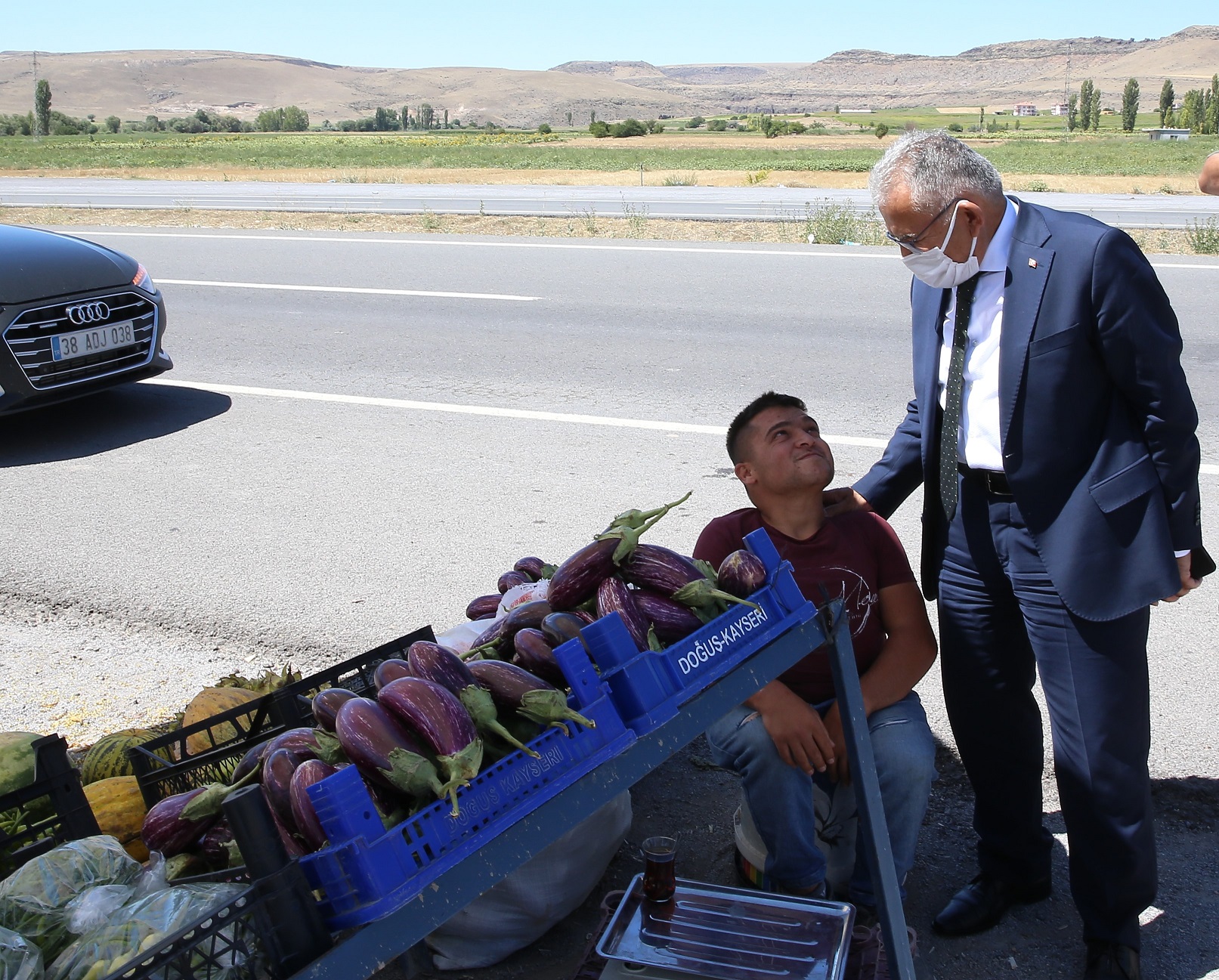 Başkan, Vali İle Birlikte Yöresel Ürünleri İnceledi