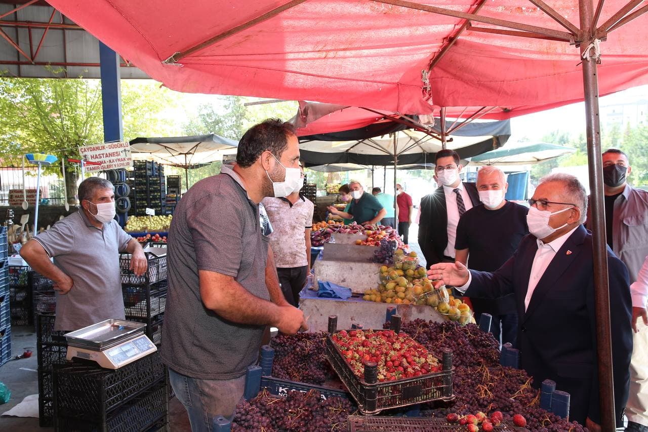 Büyükkılıç, Esnaf ve Vatandaşla Buluştu, Aşıyı Hatırlattı