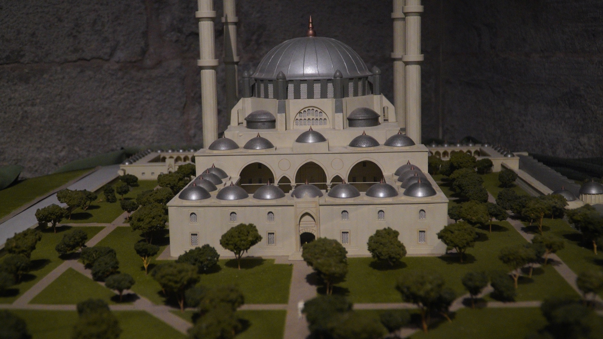 Büyükşehir’den Koca Mimar’ın Eserlerinin Minyatür Sergisi