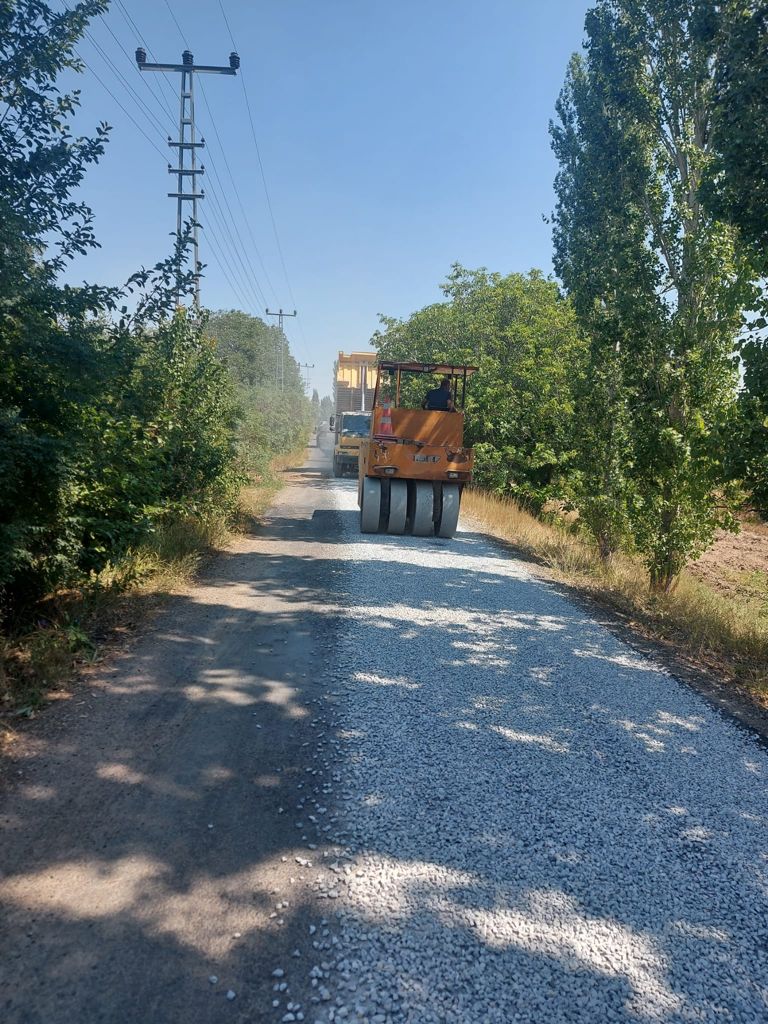 Büyükşehir’den 7 Kırsal Bölgede Yol Çalışması