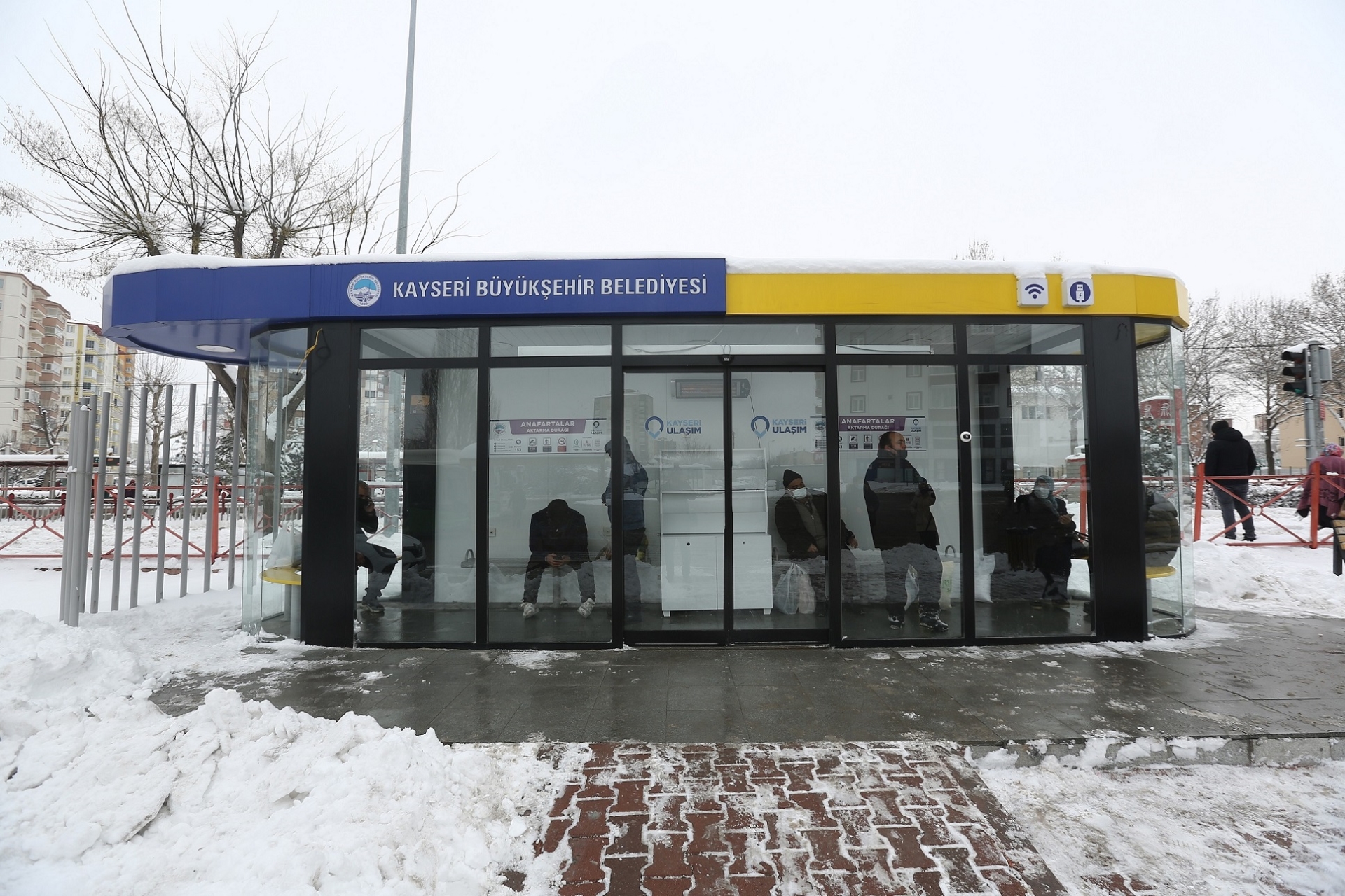 Büyükşehir’in Son Teknolojik Durakları Memnuniyetle Karşılandı