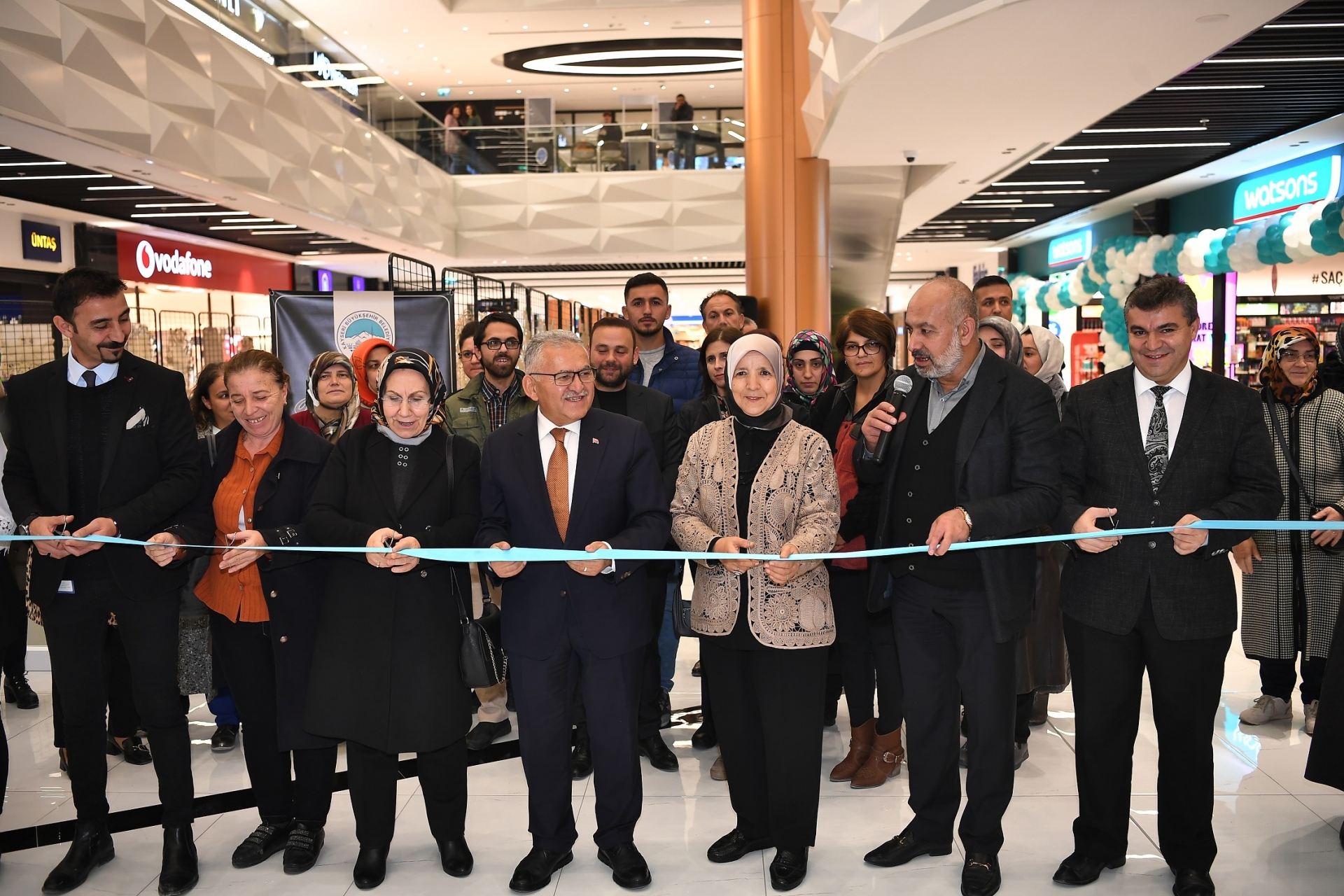 Başkan Büyükkılıç, Dantel Anglez El Sanatları Sergisi’nin Açılışını Yaptı