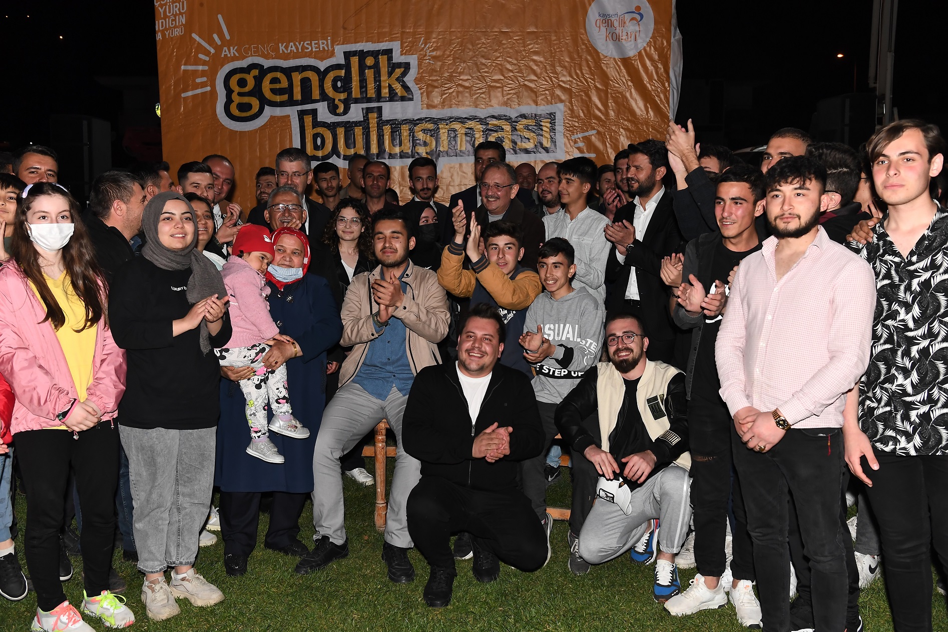 Başkan Büyükkılıç, Özhaseki ile Birlikte Gençlerle Buluştu