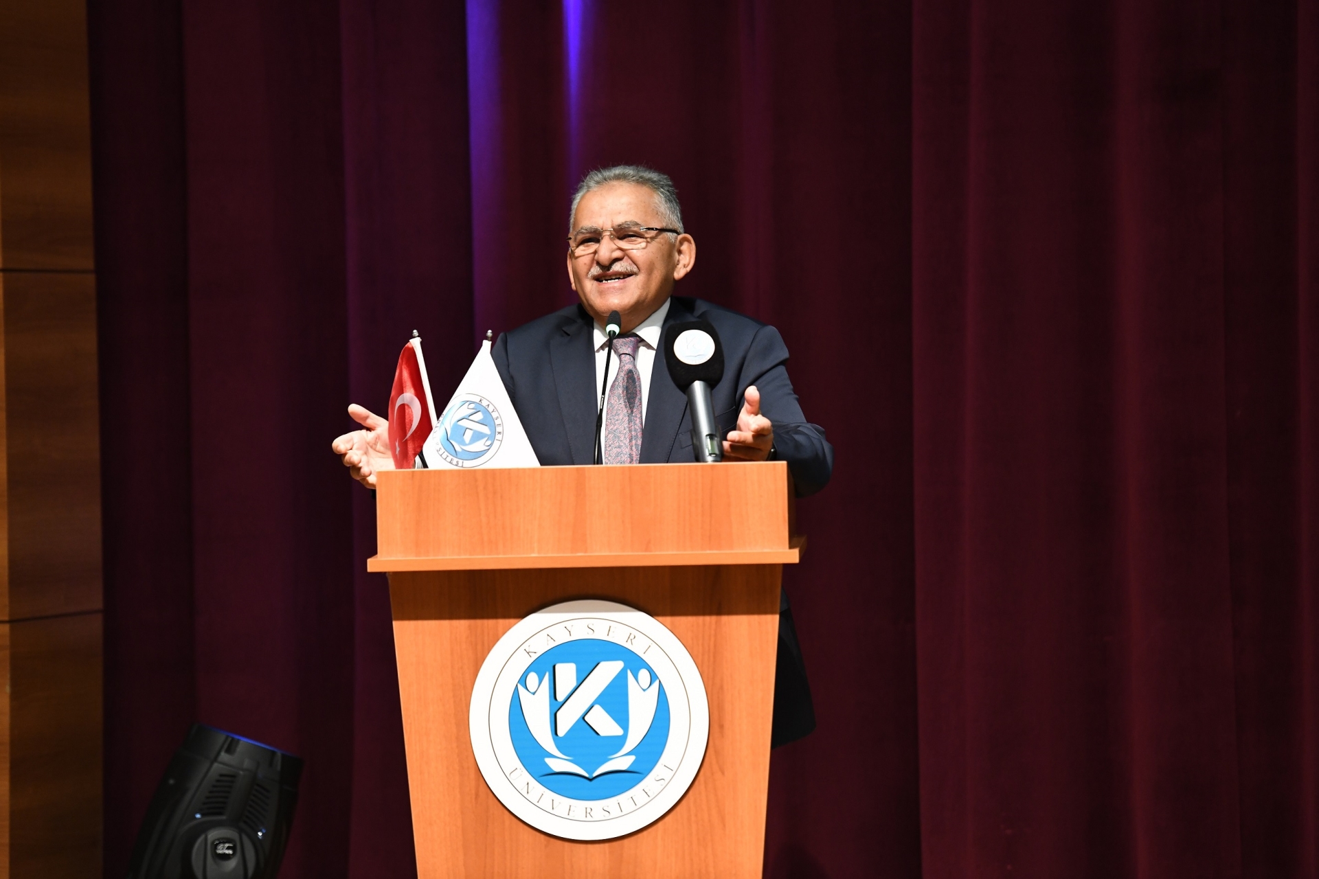 Başkan Büyükkılıç, Kayseri Üniversitesi’nin 4. Yılını Kutladı, Gençlere Seslendi