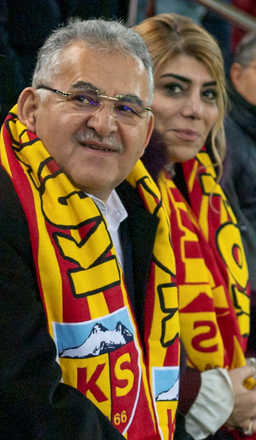 Başkan Büyükkılıç’tan, Finale Çıkan Şehrin Takımı Y.Kayserispor’a Tebrik