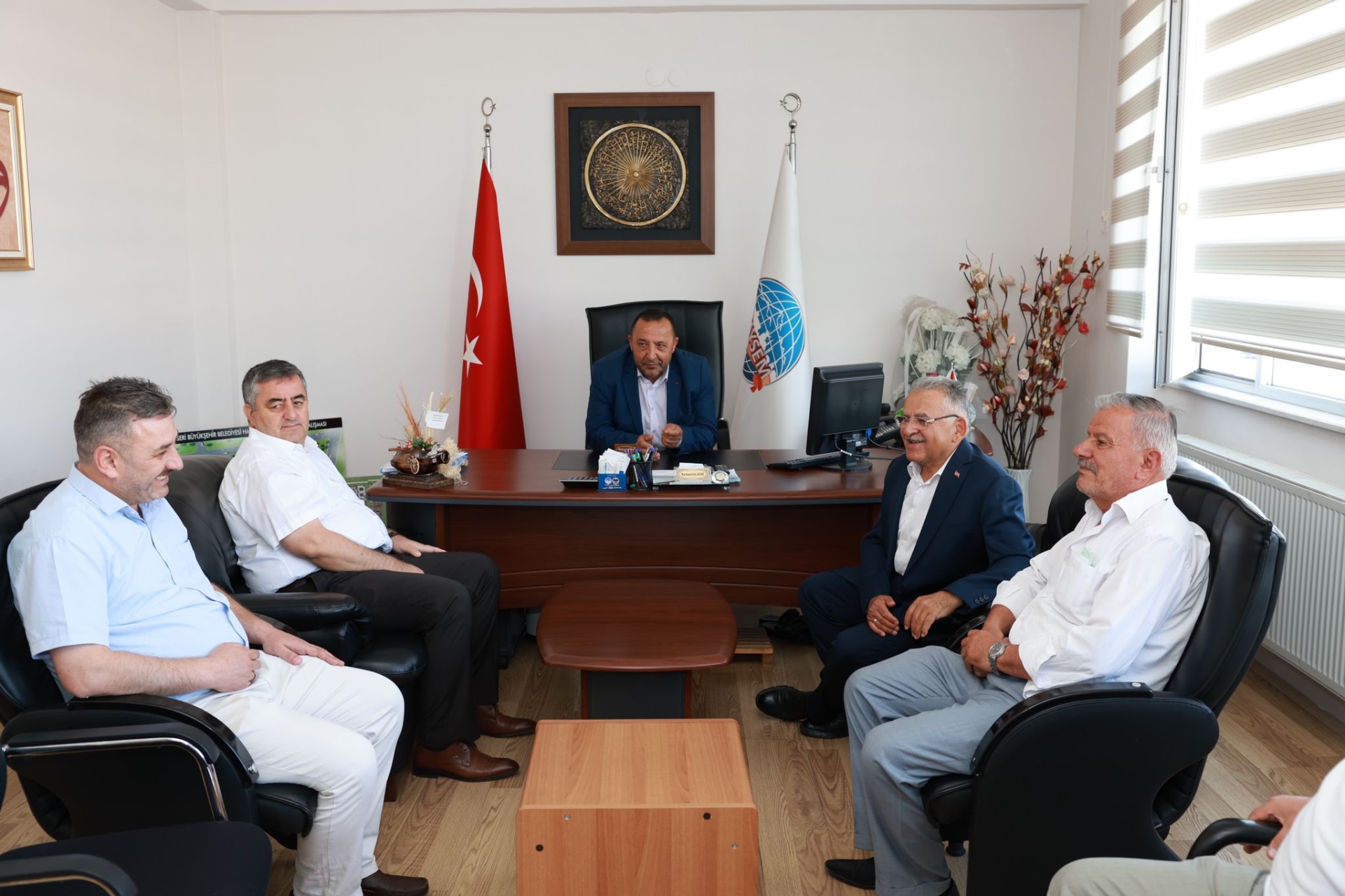 Kayseri Hali’ni Ziyaret Eden Büyükkılıç: “Esnaf Dostu Bir Belediyeyiz”
