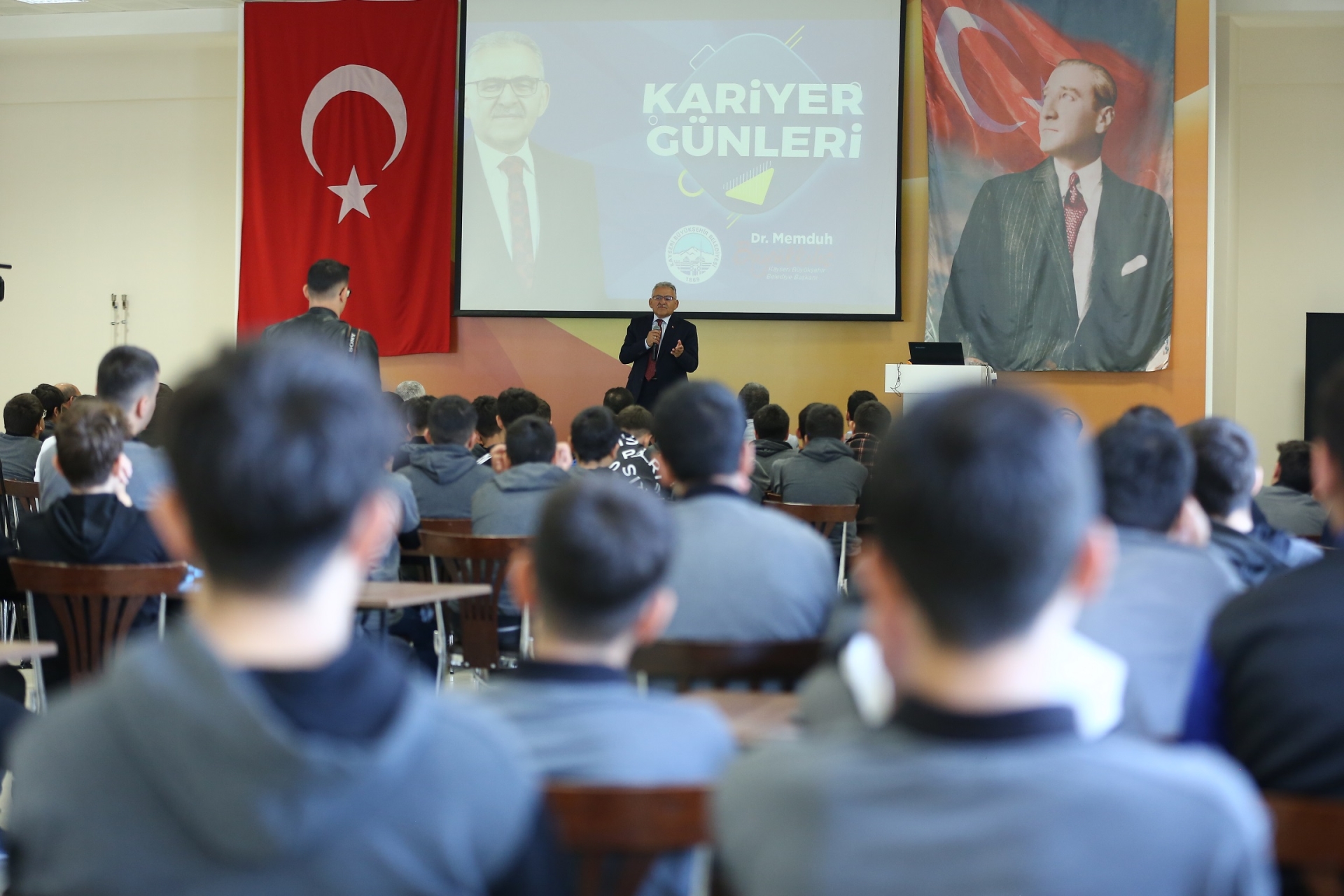 Başkan Büyükkılıç’tan Öğrencilerle “Kariyer” Sohbetleri
