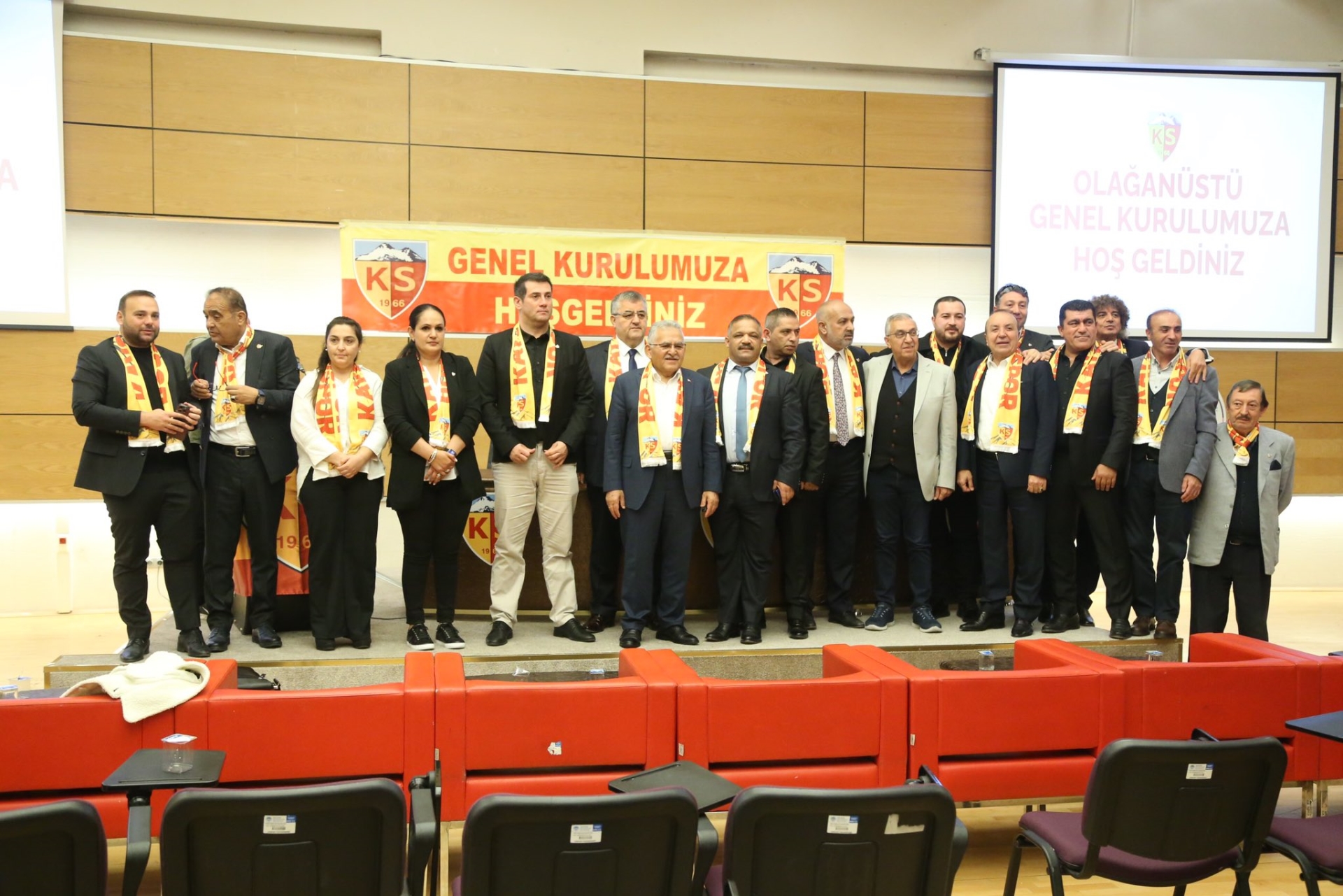 Büyükkılıç: “Kayserispor Süper Lig’de Olursa, Kayseri Şehri de Süper Lig’dedir”