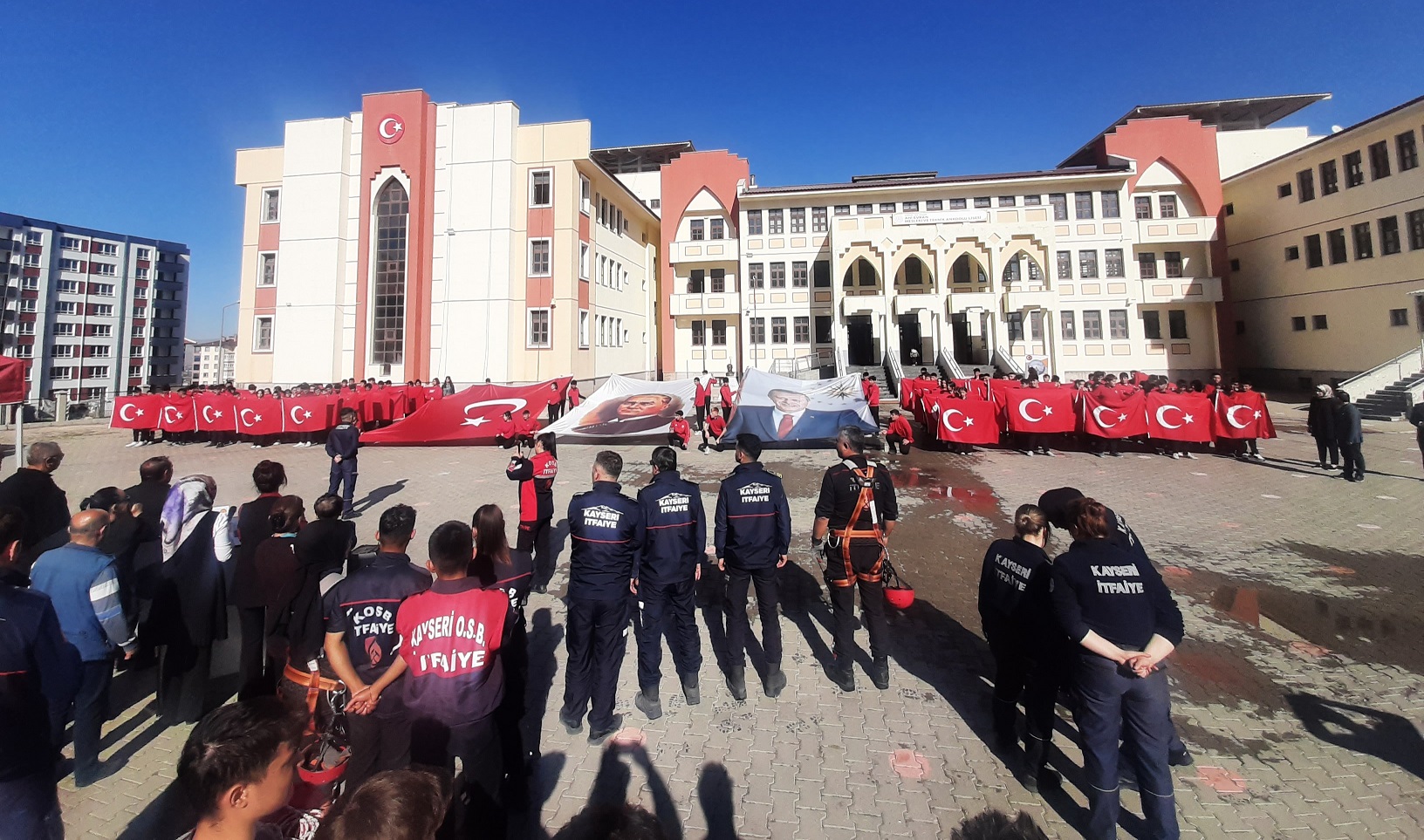 Büyükşehir İtfaiyesi’nden “100. Yıl” Tatbikatı
