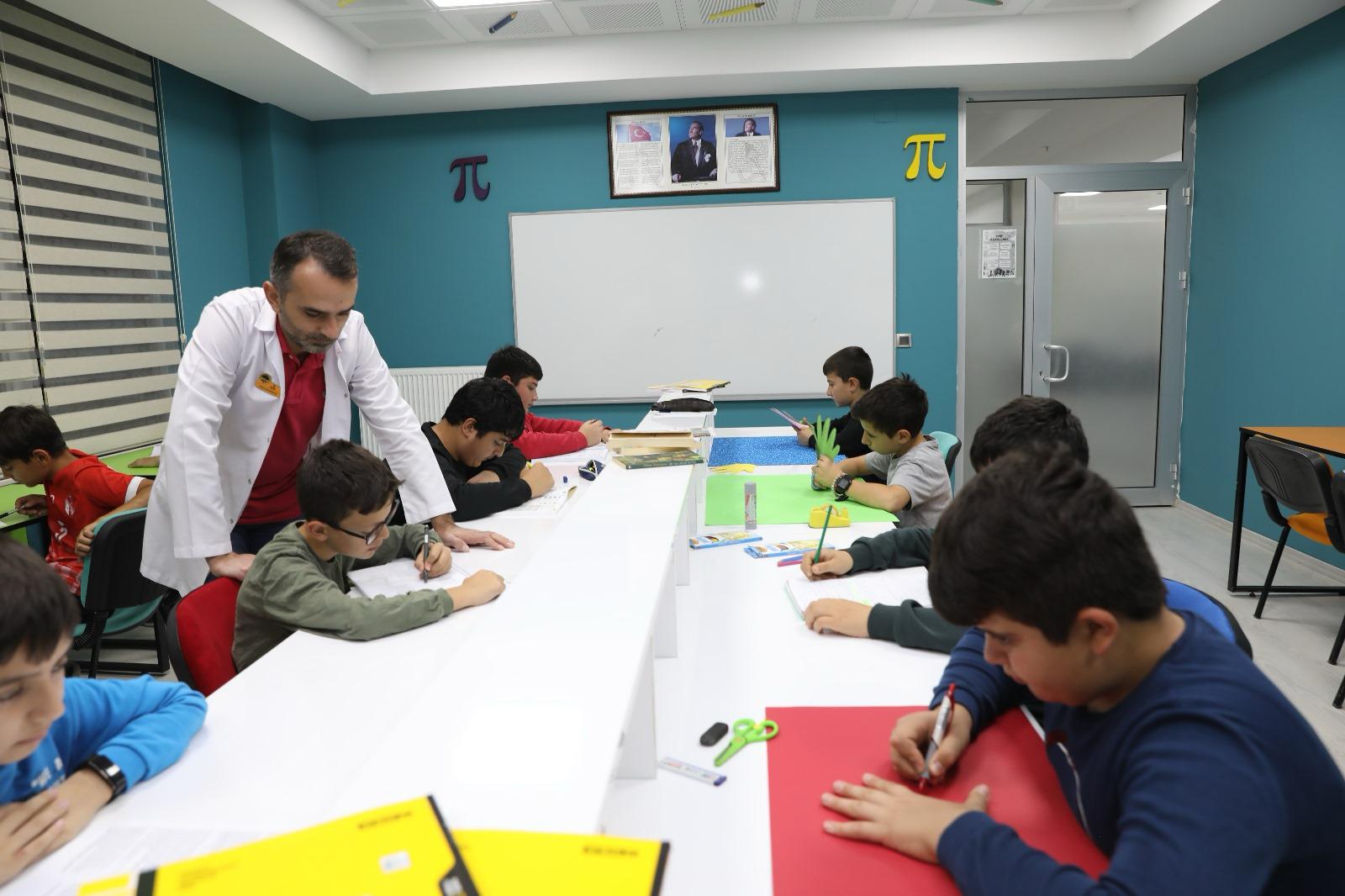 Büyükşehir KAYMEK'ten Öğrenciler İçin Ödev Merkezi Hizmeti