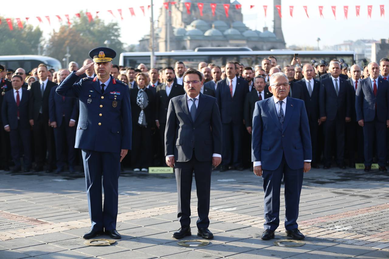 Cumhuriyet’in 100’üncü Yılında Gazi Mustafa Kemal Atatürk Anıldı