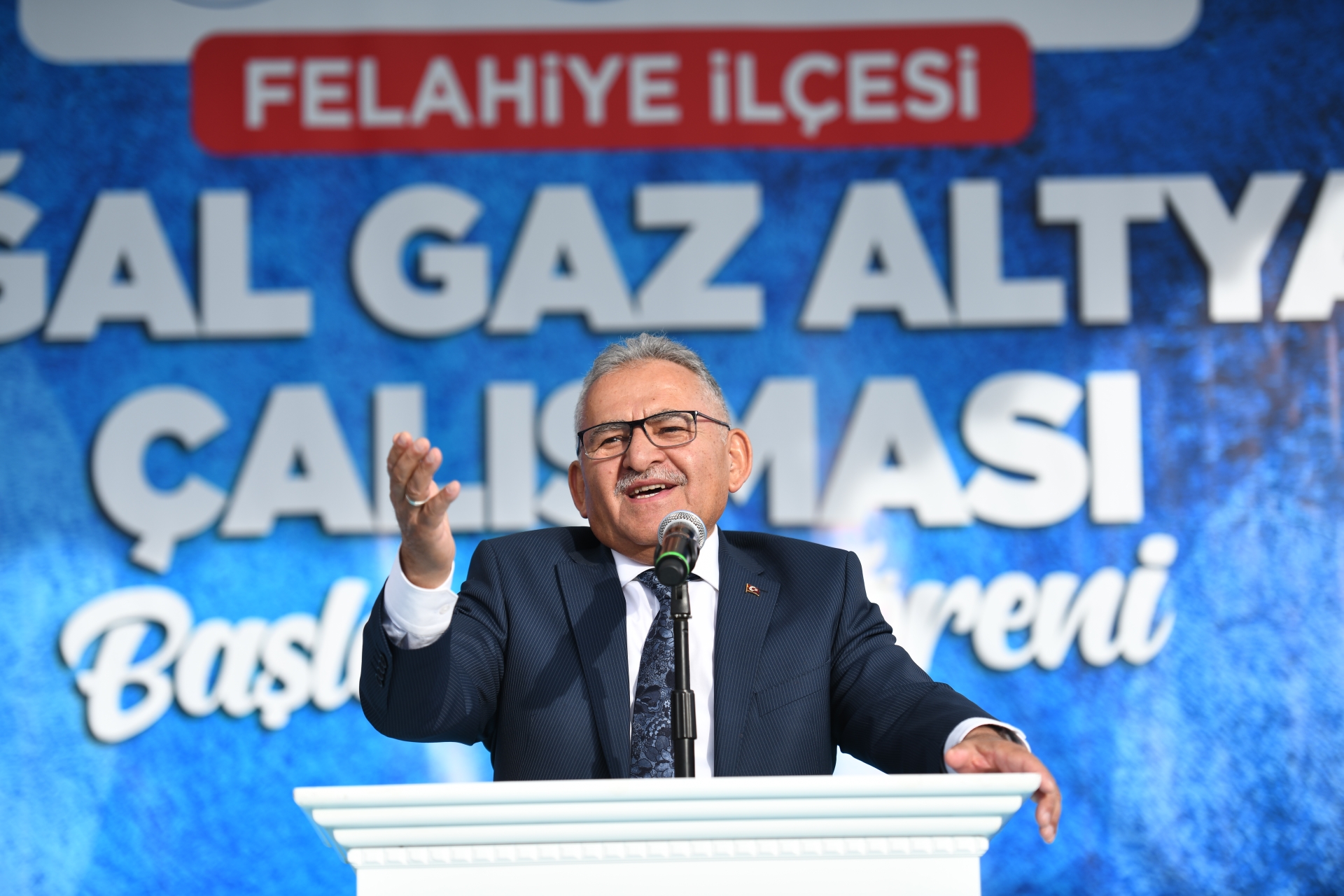 Büyükkılıç: “Felahiye ve Özvatan’da İlk Doğal Gaz Ateşini Yakıyoruz”