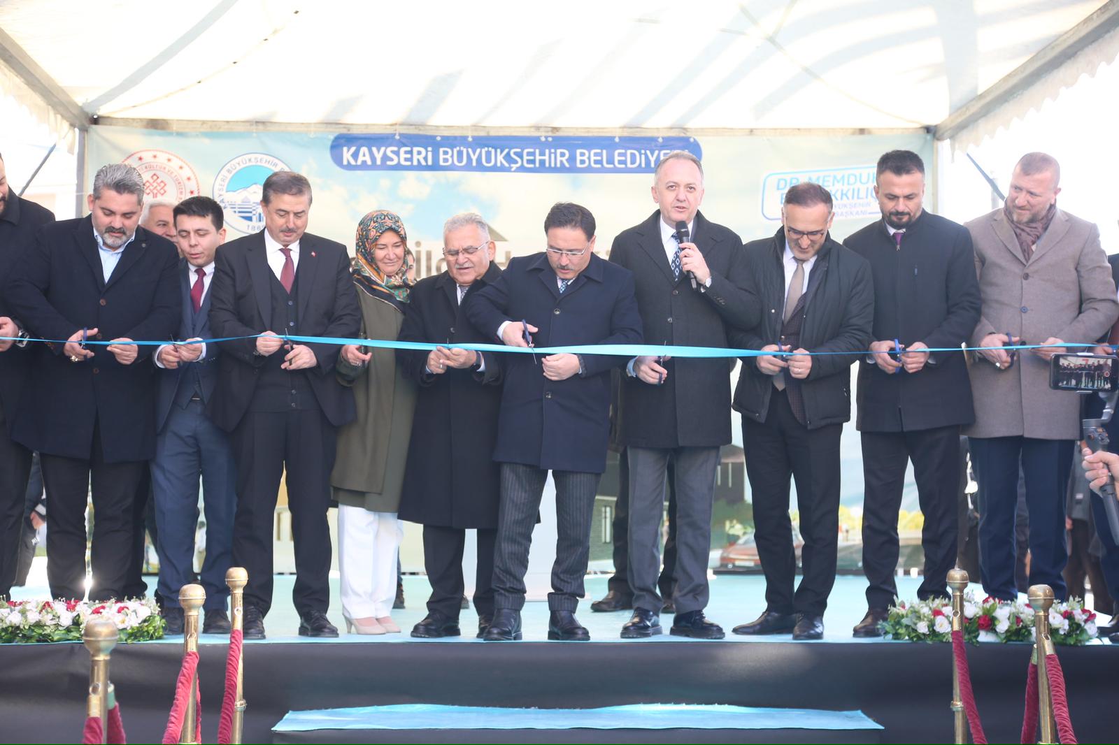 Büyükşehir ve Bakanlık İş Birliği ile Yeşilhisar İlçe Halk Kütüphanesi Açıldı