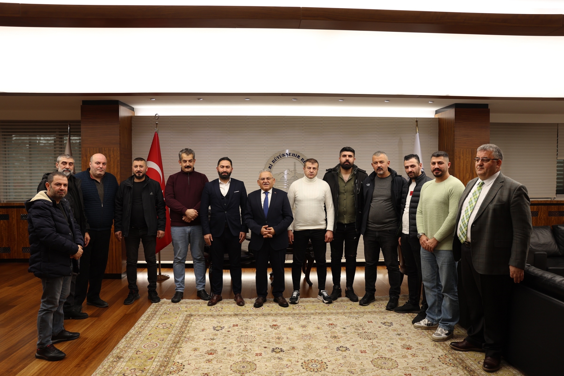 “Memduh Başkanımızın Yanında, Sonuna Kadar Arkasındayız”
