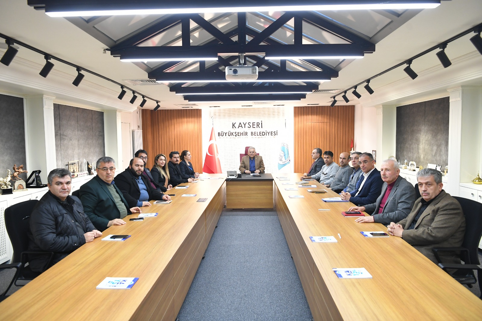 Başkan Büyükkılıç’tan Bilim İnsanları ile “Deprem” Toplantısı