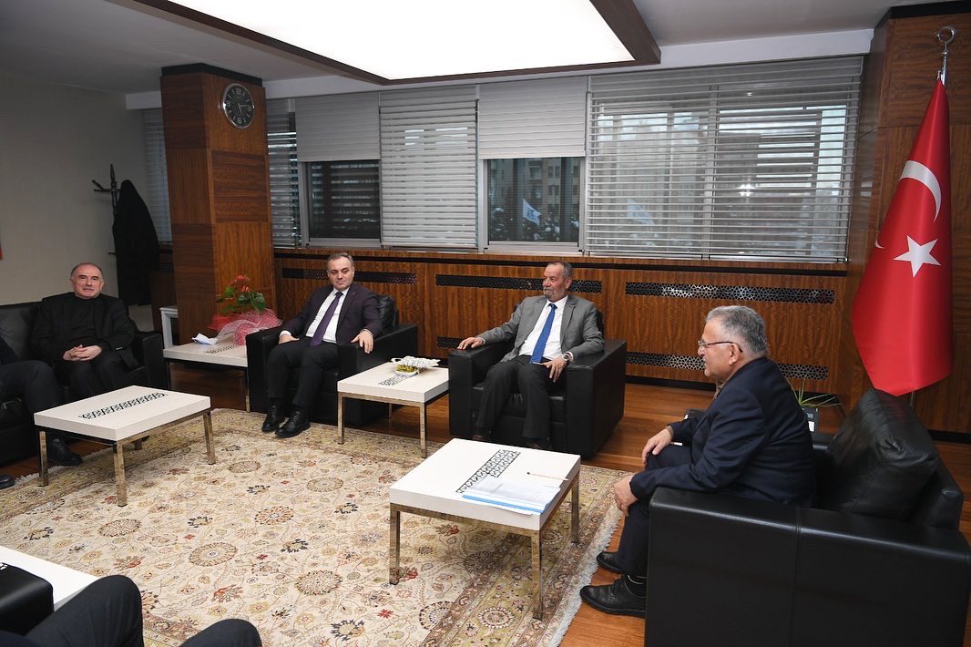 Büyükkılıç, Kayseri’ye Gelen Depremzedeler İçin Rektörlerle Bir Araya Geldi