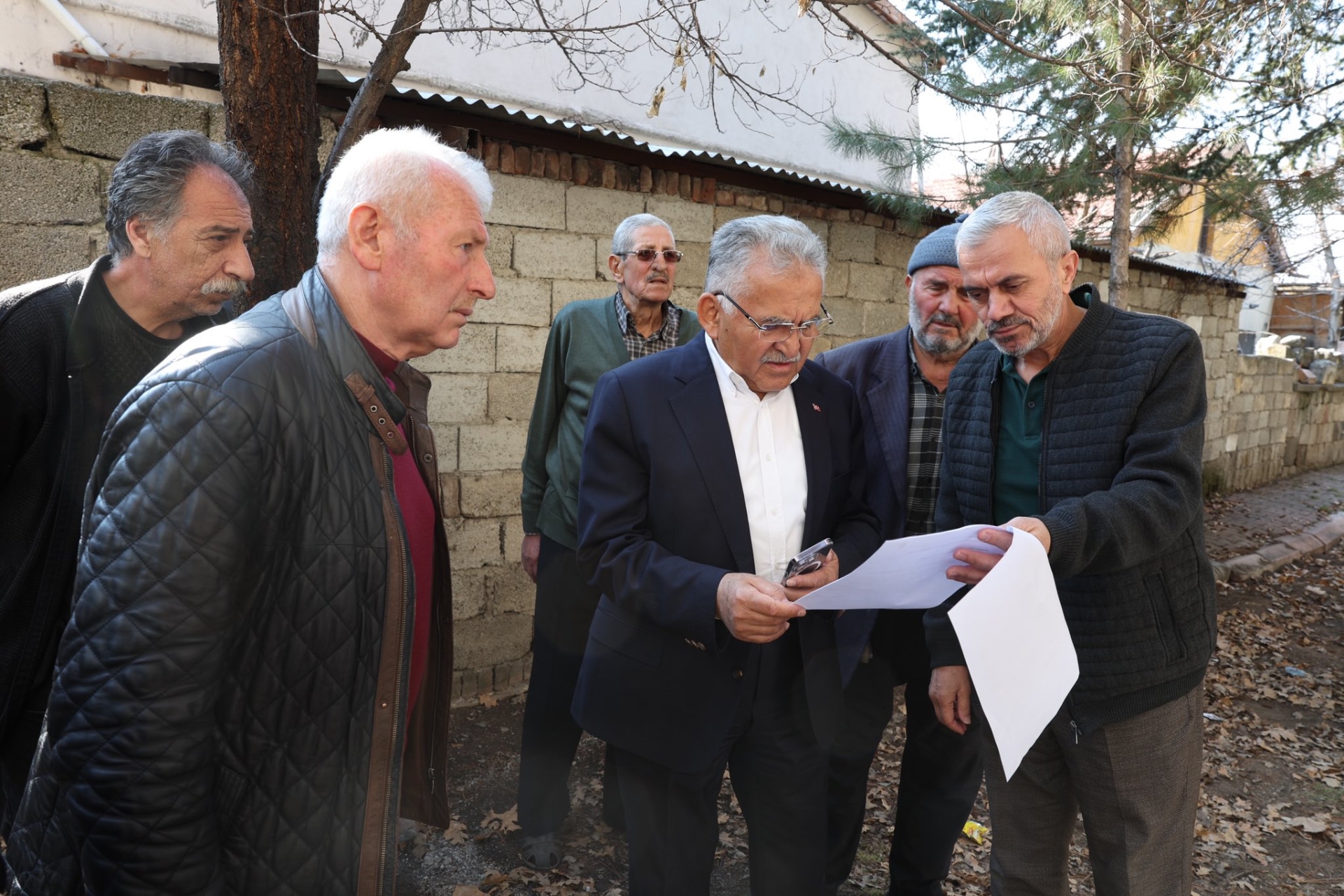 Depremzedeleri Ziyaret Eden Başkan Büyükkılıç’a Dua ve Teşekkür
