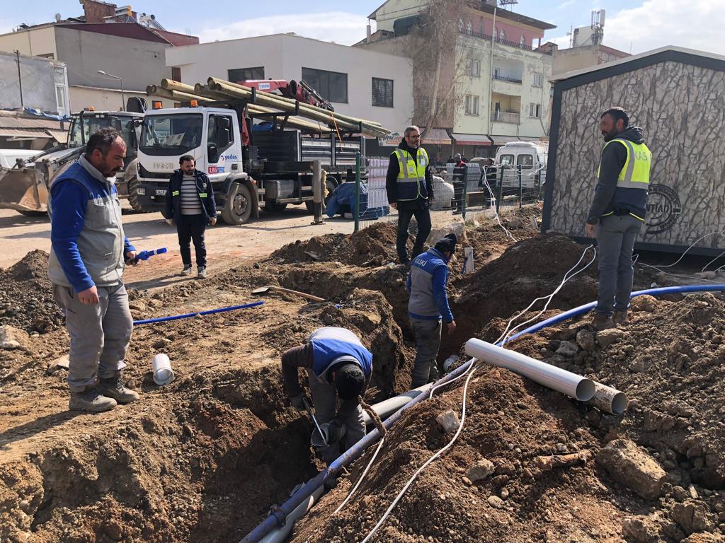 KASKİ, Elbistan Konteyner Çarşı’nın “Su” Hattını Çekti