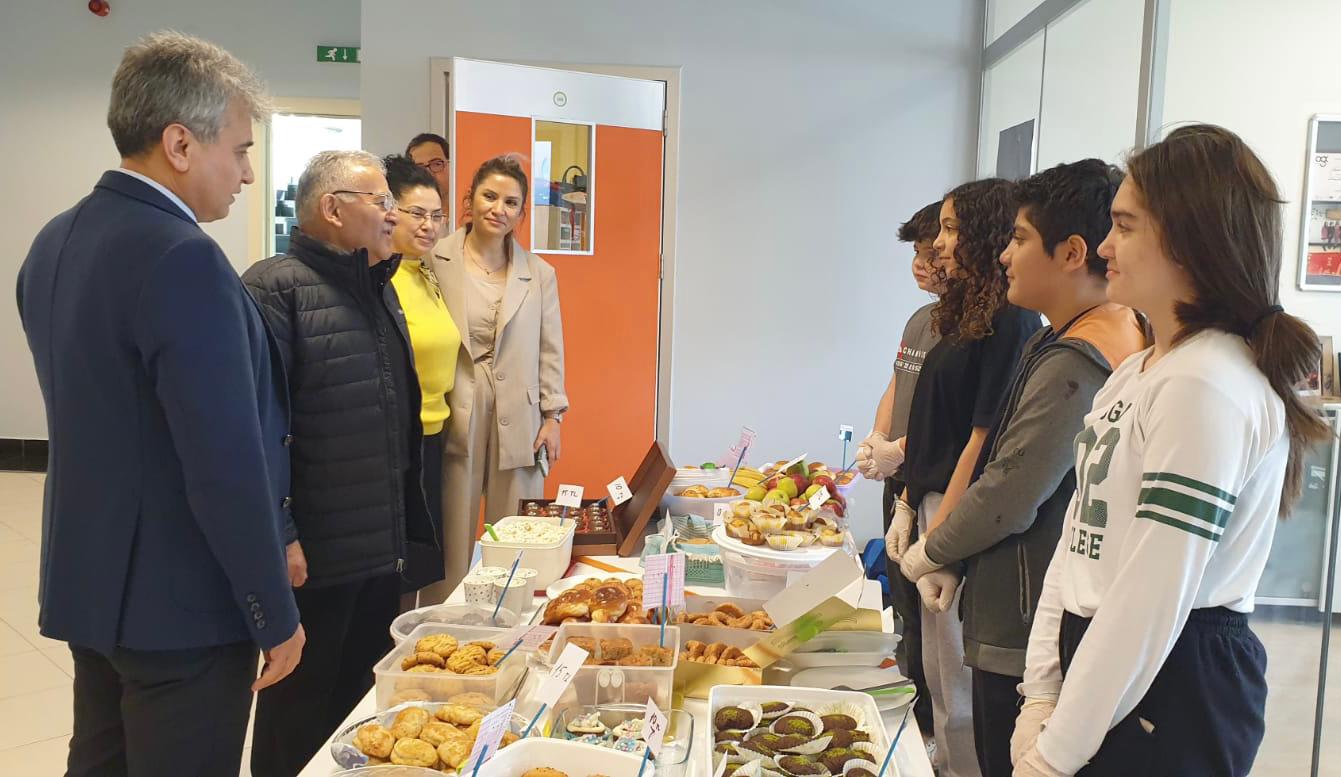 Başkan Büyükkılıç, Koca Yürekli Miniklerin Kermesini Ziyaret Etti